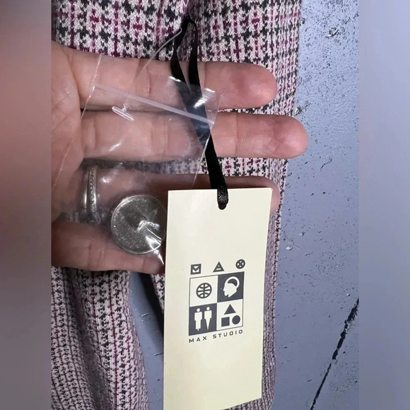 Max Studio NWT pink and gray soft double breasted blazer. Size XSmall - Picture 7 of 9